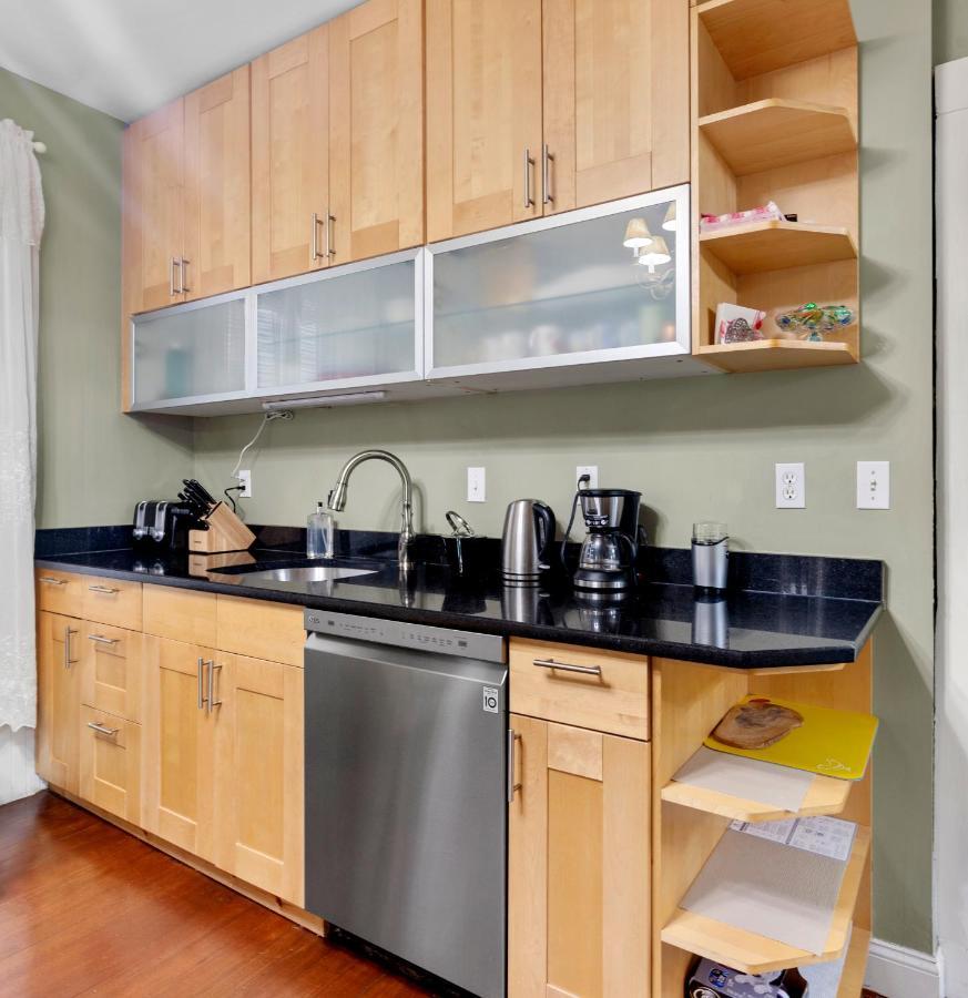Bright & Spacious 2Br Apartment, Mins From Downtown Boston, Parking Екстериор снимка