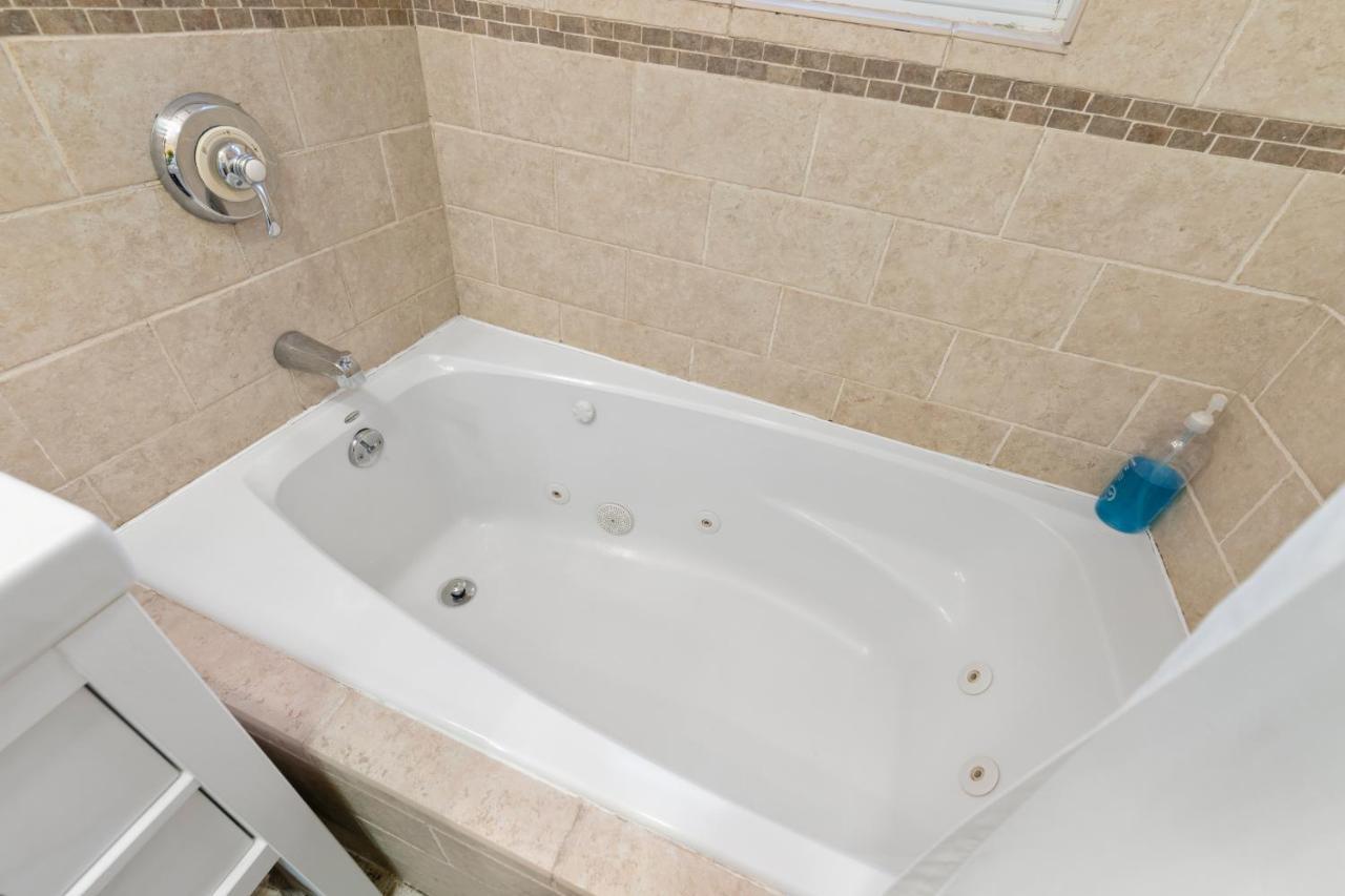 Bright & Spacious 2Br Apartment, Mins From Downtown Boston, Parking Екстериор снимка