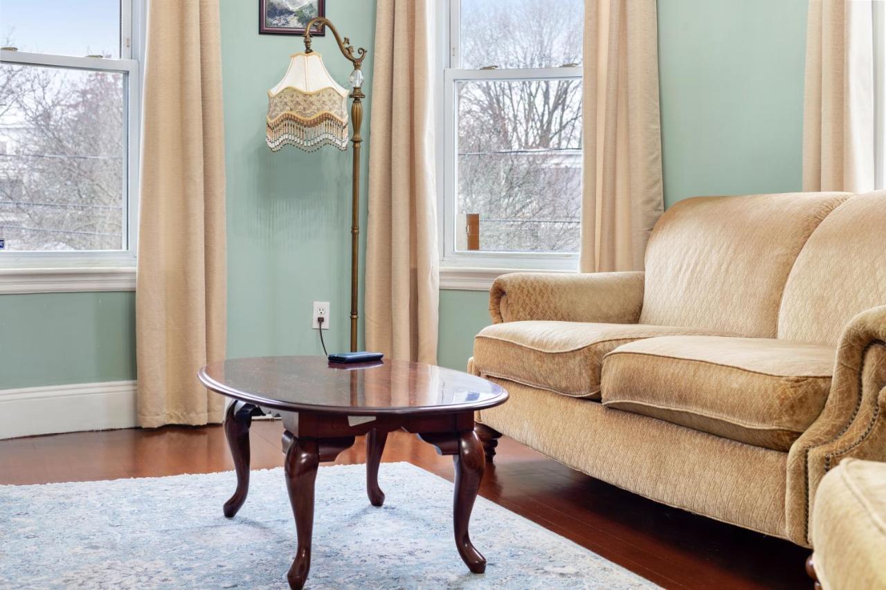 Bright & Spacious 2Br Apartment, Mins From Downtown Boston, Parking Екстериор снимка
