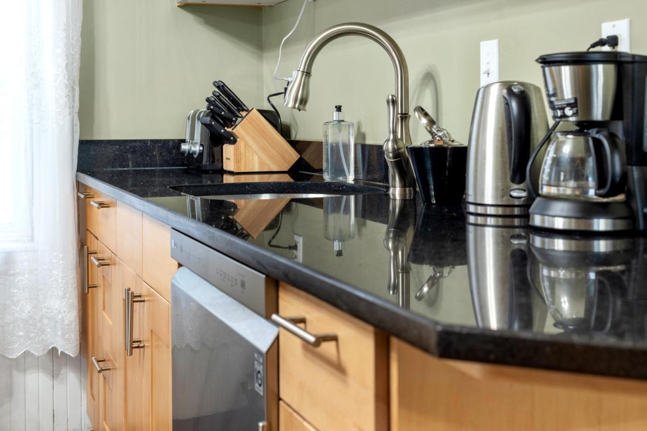 Bright & Spacious 2Br Apartment, Mins From Downtown Boston, Parking Екстериор снимка